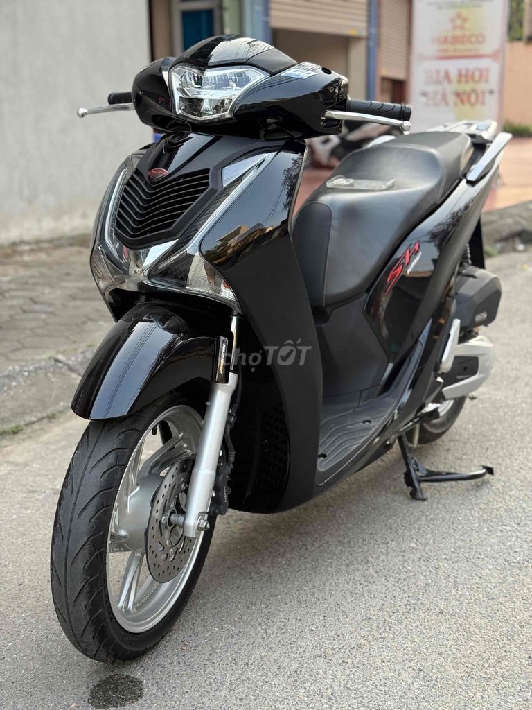 Honda SH 2019 Đen. Mua bán Xe máy tại Thành phố Nam Định Nam Định được đăng bởi Bảo Nhi Trần hình 2