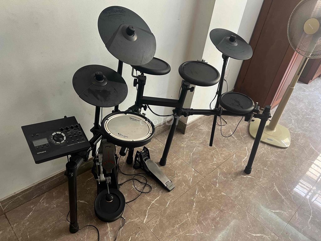 Trống điện tử Roland Đen Như mới. Mua bán Nhạc cụ tại Quận 3 Tp Hồ Chí Minh được đăng bởi Võ Sinh hình 1