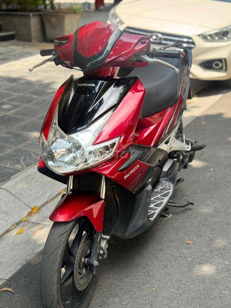 HONDA AIRBLADE 2012 đỏ xe đẹp chạy êm. Mua bán Xe máy tại Quận Nam Từ Liêm Hà Nội được đăng bởi Minh Minh hình 2