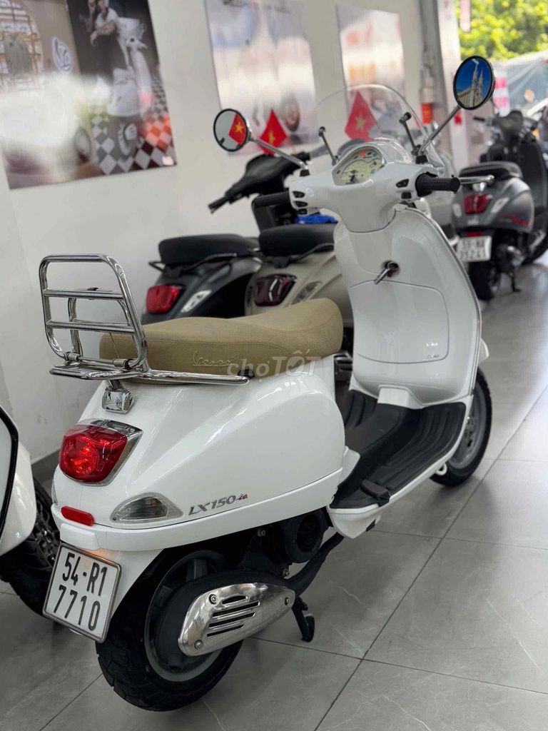 Lx 150 xe nhập italia nguyên chiếc. Mua bán Xe máy tại Quận Phú Nhuận Tp Hồ Chí Minh được đăng bởi  vespa Nam Phương hcm  hình 2