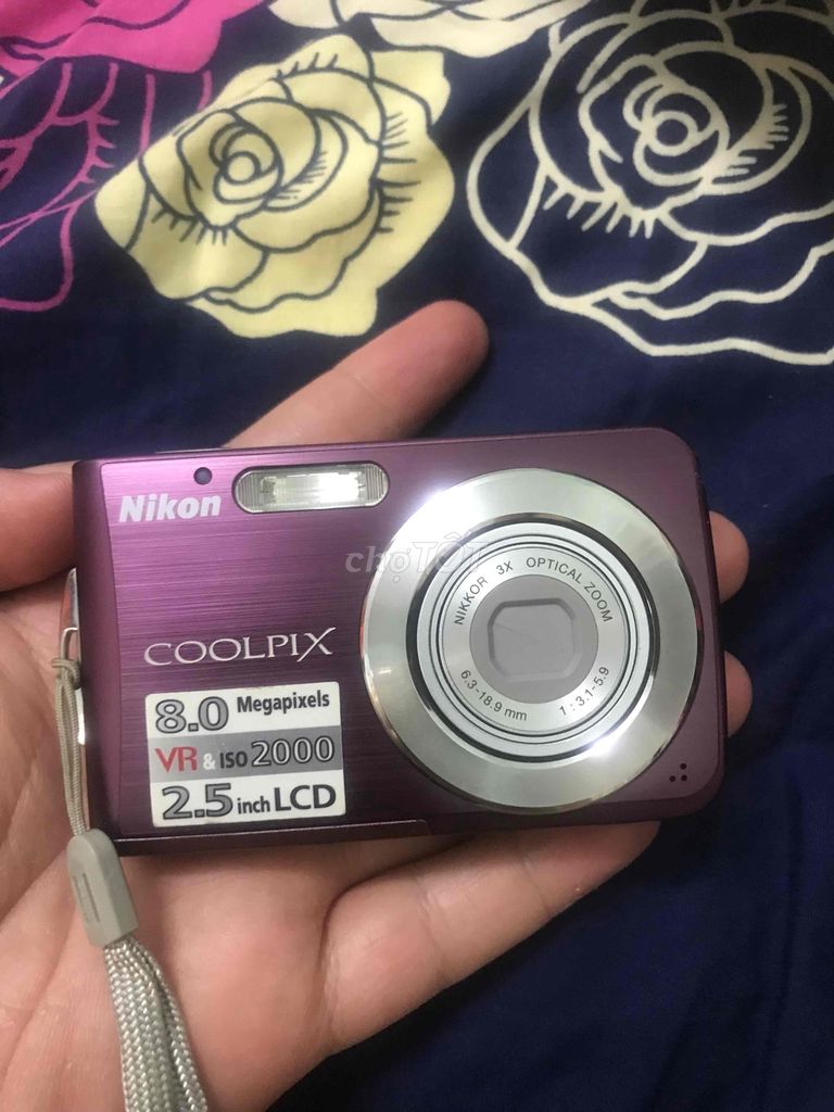 máy chụp hình nikon coolpix 8.0 megapixels bản 210