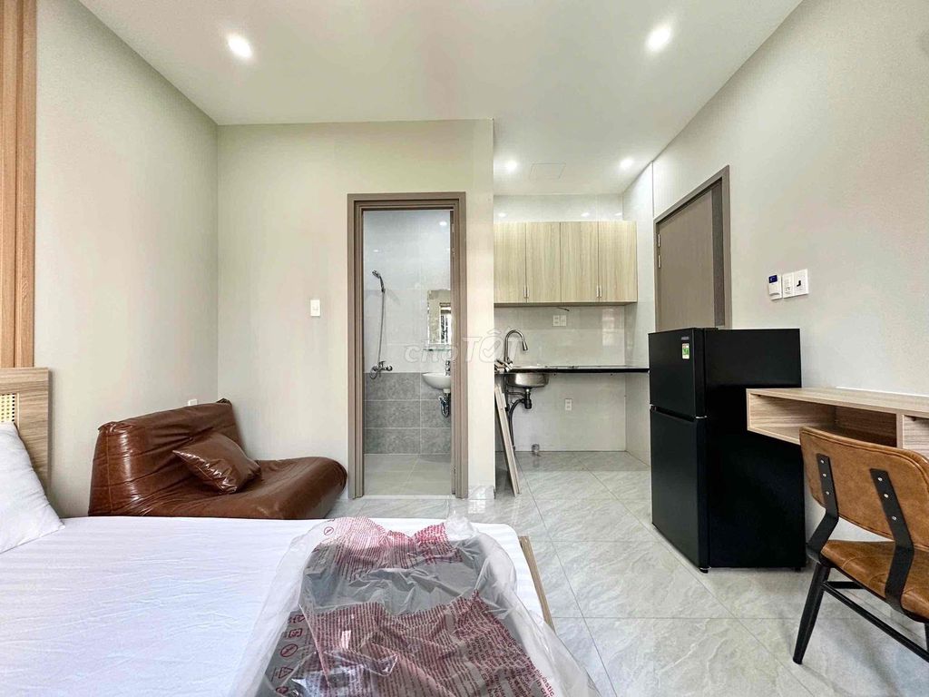 Khai trương studio mới cửa sổ to thang máy gần cầu Ba Son, khu Sala