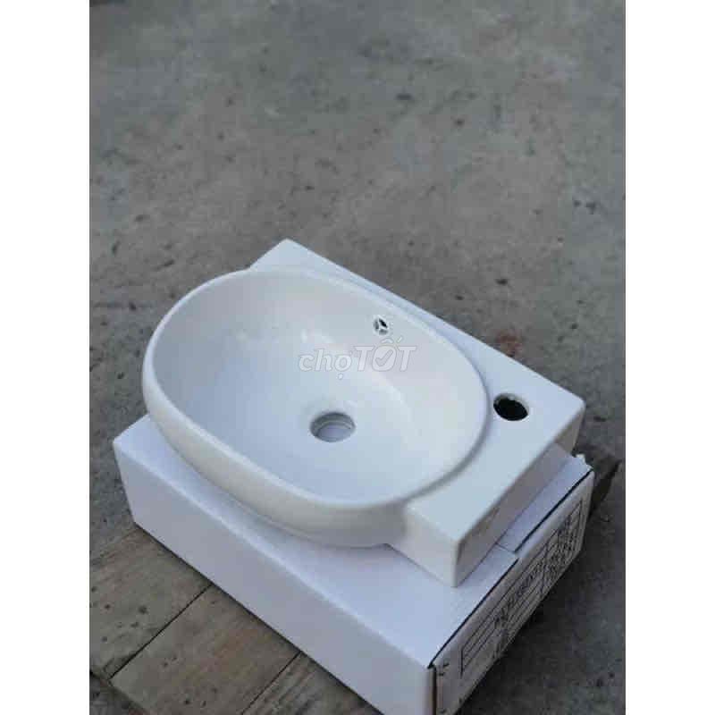 lavabo treo góc nhỏ gọn