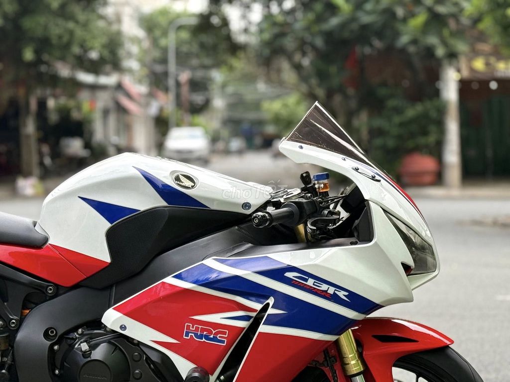 Cần bán Honda CBR1000 date 2014 biển TP. Mua bán Xe máy tại Quận 6 Tp Hồ Chí Minh được đăng bởi Thiên Trà Motor hình 8