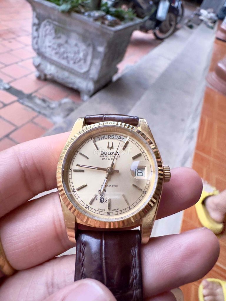 Đồng hồ Bulova Super Seville Day Date mạ vàng. Mua bán Đồng hồ tại Huyện Tam Dương Vĩnh Phúc được đăng bởi nguyen công tuyền hình 1