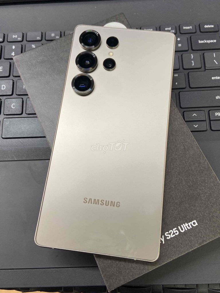 Samsung Galaxy S25 Ultra MÁY ZIN CHÍNH HÃNG VN 99%. Mua bán Điện thoại tại Thành phố Biên Hòa Đồng Nai được đăng bởi DT MOBILE BIÊN HOÀ hình 1