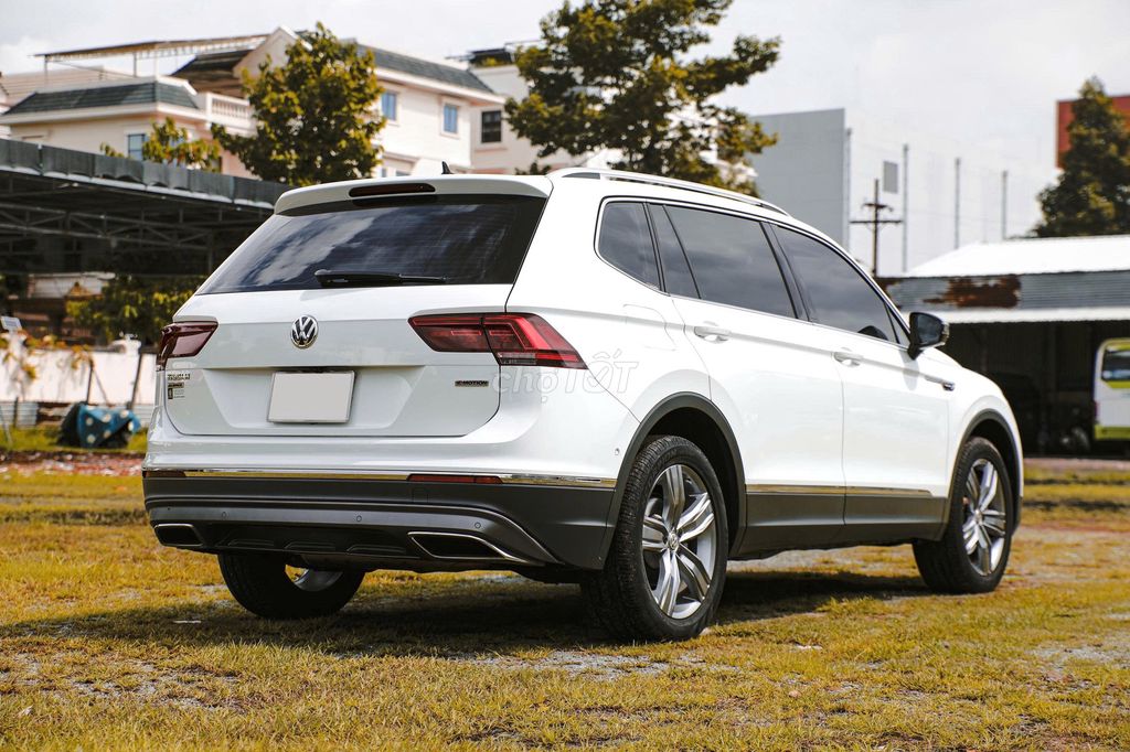 Volkswagen Tiguan model 2023 siêu lướt 28700 km. Mua bán Ô tô tại Quận Gò Vấp Tp Hồ Chí Minh được đăng bởi NGUYỄN MINH VUA XE LƯỚT hình 3