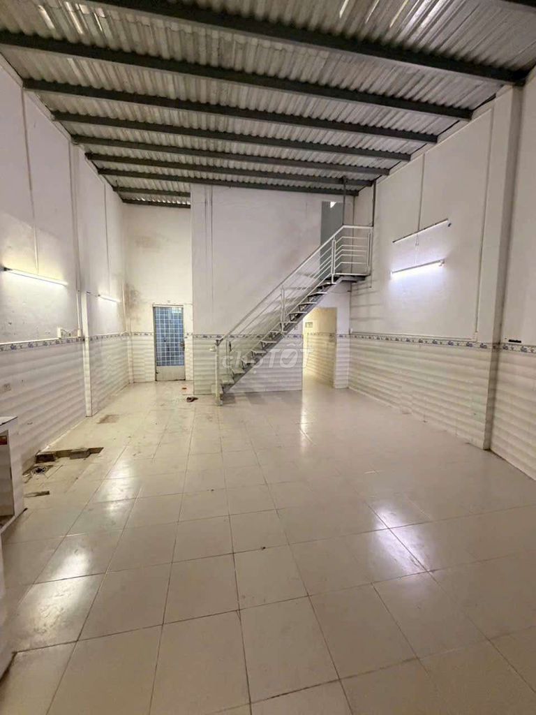 BÁN GẤP NHÀ Q6 LÒ GỐM – 8,9 TỶ – 132M² – HX TẢI – GIÁP Q5 – SÁT MT