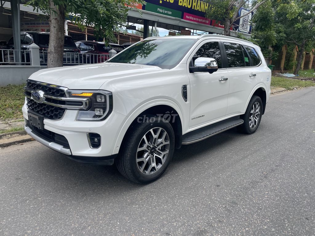 Ford Everest 2023 Titanium+ 2.0 AT 4x4 - 35000 km. Mua bán Ô tô tại Thành phố Phan Thiết Bình Thuận được đăng bởi Nhựt hình 4