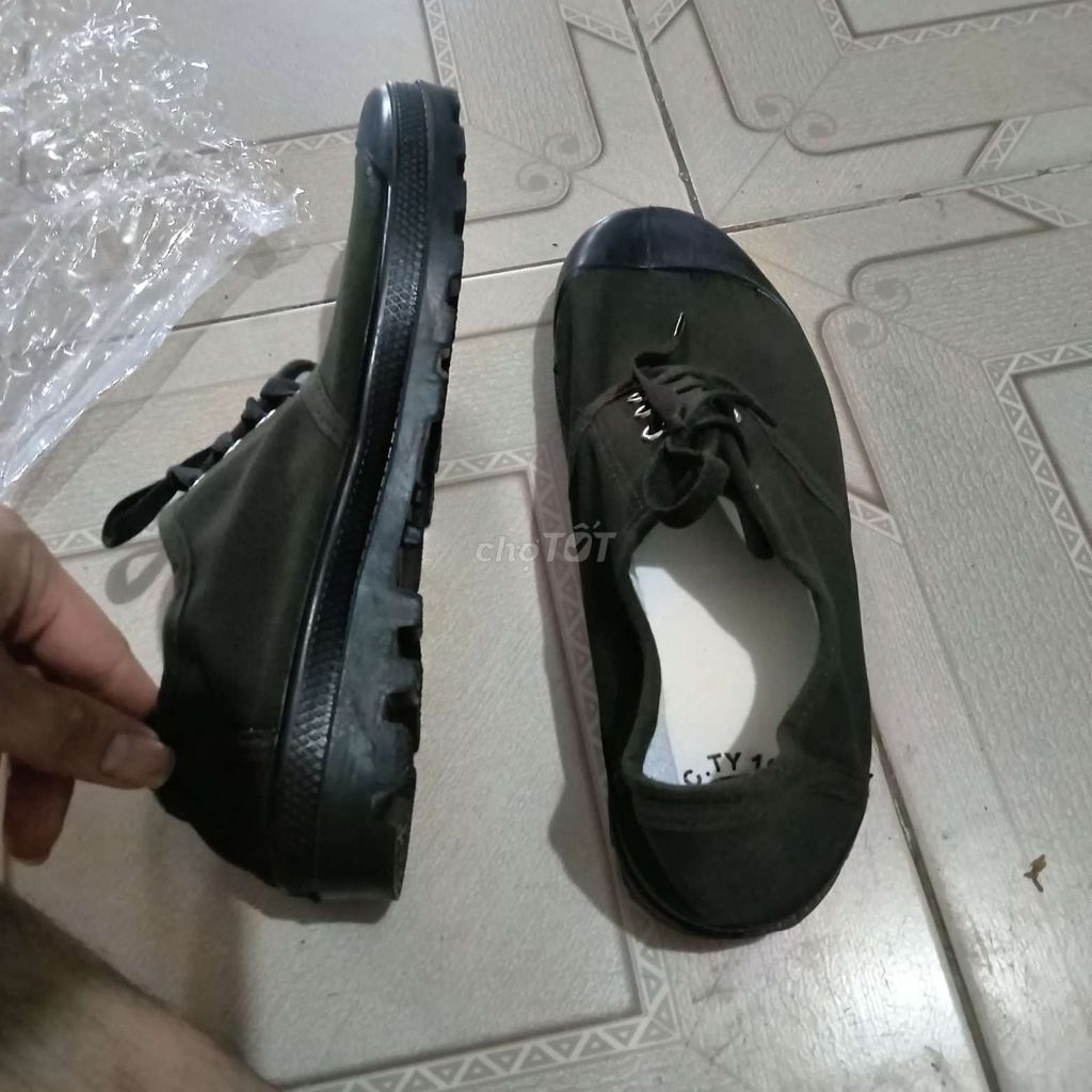 Giày vải nam size 42 Đen. Mua bán Giày dép tại Huyện Hòa Vang Đà Nẵng được đăng bởi Lê Minh hình 1