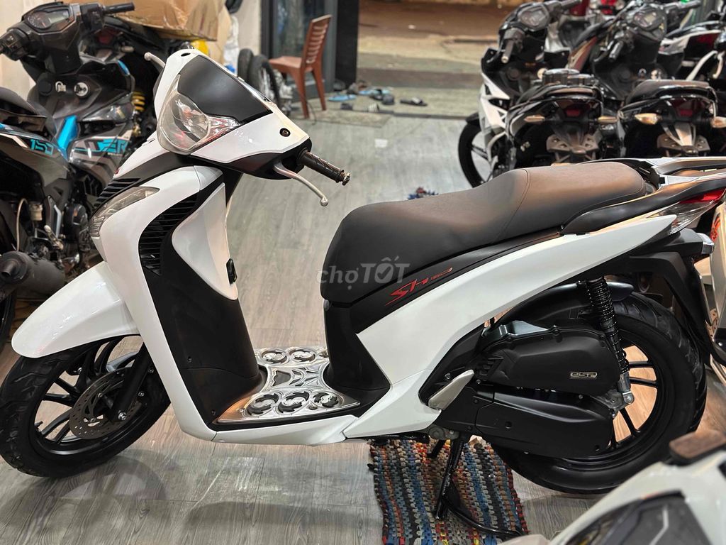 Sh 125 lên ý trắng đen 2015 nợ xấu trả trước 12tr. Mua bán Xe máy tại Quận Thanh Khê Đà Nẵng được đăng bởi Xe Máy Cũ Hải Nguyễn hình 5