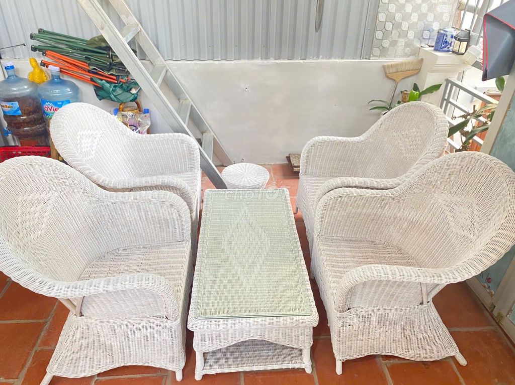 Nhà mình chuyển nhà thanh lý toàn bộ đồ gia đình. Mua bán Bàn ghế tại Quận Tây Hồ Hà Nội được đăng bởi my hình 1