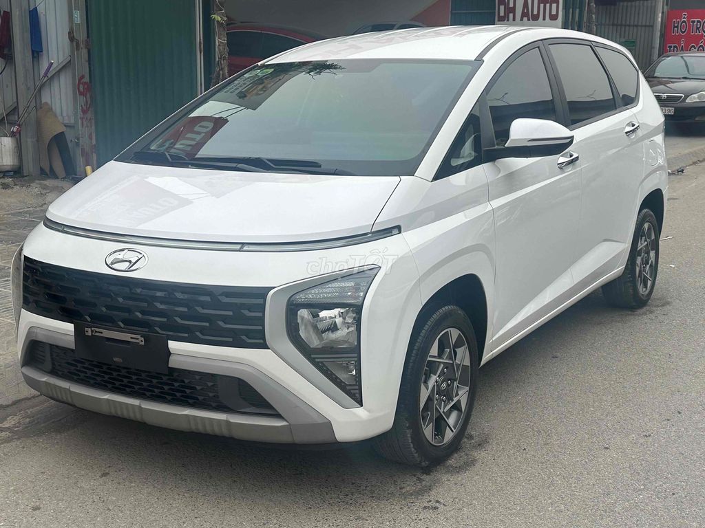 Hyundai Stargazer Bản đặc biệt Trắng. Mua bán Ô tô tại Quận Hoàng Mai Hà Nội được đăng bởi NHẬT DOANH AUTO  hình 1