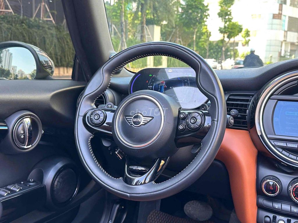 MINI Cooper S mui trần sx 2018 siêu đẹp. Mua bán Ô tô tại Quận Cầu Giấy Hà Nội được đăng bởi Cao Quý hình 11