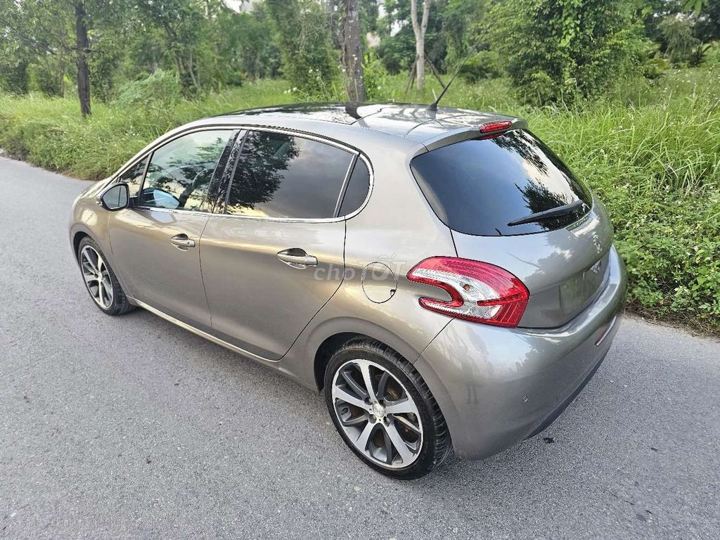 Peugeot 208 tư nhân 1 chủ. Mua bán Ô tô tại Huyện Thanh Oai Hà Nội được đăng bởi chợ ô tô thanh oai hình 3
