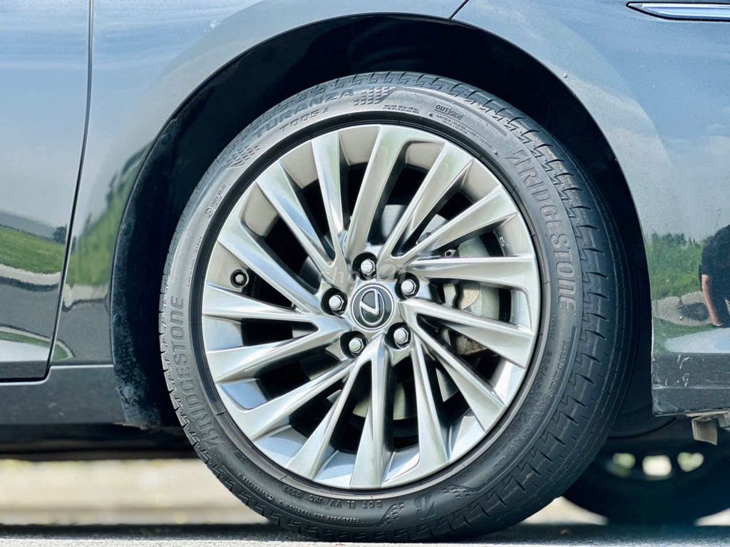 Lexus ES 2022 250 - 25000 km. Mua bán Ô tô tại Thành phố Thủ Đức Tp Hồ Chí Minh được đăng bởi Chẩn Auto Toàn Trung hình 4