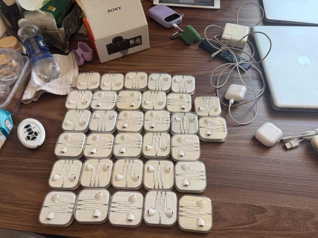 Tai nghe Apple Trắng Mới. Mua bán Tivi, Âm thanh tại Thành phố Huế Thừa Thiên Huế được đăng bởi phung lee hình 1