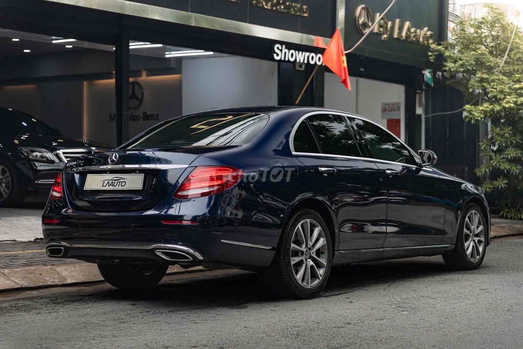 LONG ANH AUTO về Mercedes E200 sx2020 👍. Mua bán Ô tô tại Quận 7 Tp Hồ Chí Minh được đăng bởi LongAnh AuTo  hình 19