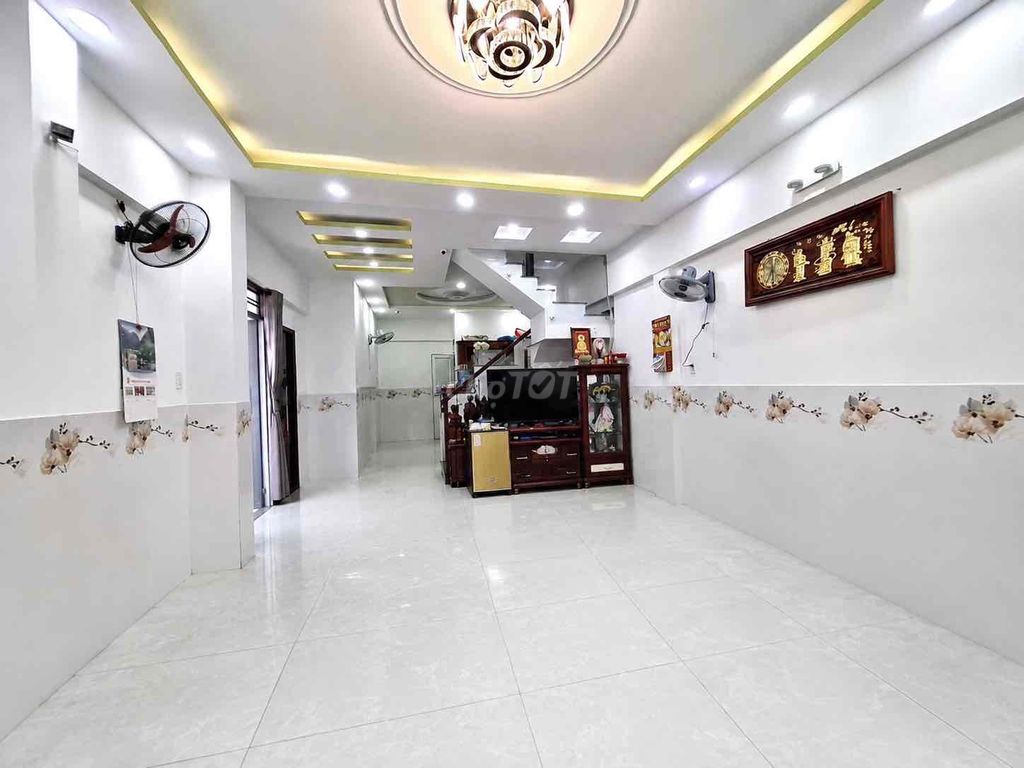 💥 NGay Ngã 5 Chuồng Chó • 4.7x13M • Xe Hơi Ngủ Trong Nhà • 4PN 5WC