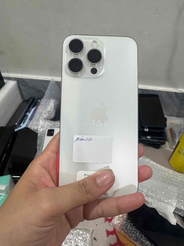 iPhone 15 Pro Max Trắng màn hư full chức năng. Mua bán Điện thoại tại Quận 4 Tp Hồ Chí Minh được đăng bởi Phan Pha hình 1