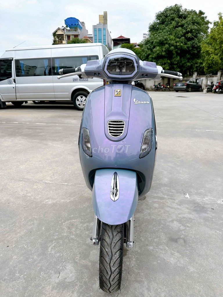 vespa đèn vuông chính hãng ắc quy mới thay