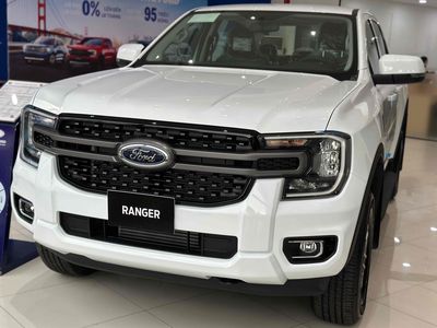 Ford Ranger XLS 6AT Trắng