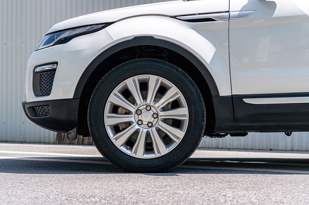 Range Rover Evoque  Sản xuất 2017. Mua bán Ô tô tại Quận Cầu Giấy Hà Nội được đăng bởi Quân Q Auto hình 12
