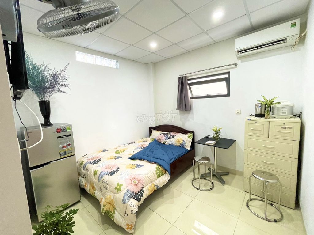 Phòng trọ giá rẻ 22m2 cửa sổ thoáng  sát bên ETOWN Cộng Hoà Tân Bình