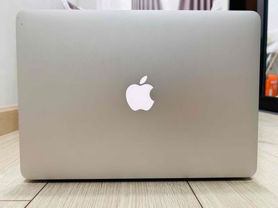 Macbook Air i5-2014, Ram 4gb, SSD 128gb, mới 98%. Mua bán Laptop tại Quận 4 Tp Hồ Chí Minh được đăng bởi Ngọc Thiện