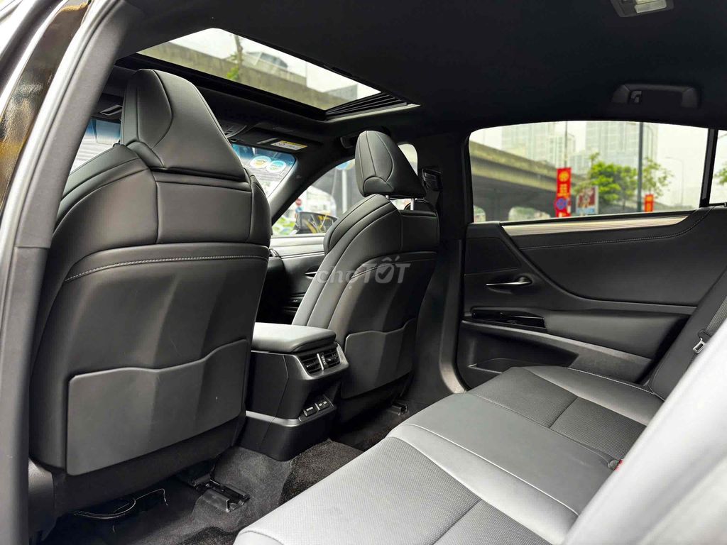 Lexus ES250 F.Sport sx 2021 nhập Nhật siêu đẹp. Mua bán Ô tô tại Quận Cầu Giấy Hà Nội được đăng bởi Cao Quý hình 16