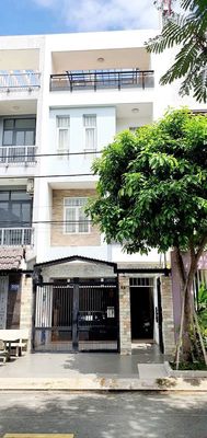 Townhouse 100 m² · 5 bed · Duong Thi Giang