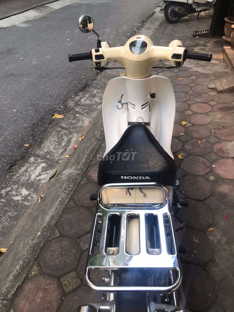 Cub 50cc 2020 màu kem biển Hà Nội. Mua bán Xe máy tại Quận Ba Đình Hà Nội được đăng bởi Ngân hình 6