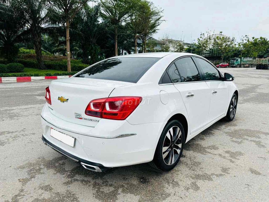Шевроле Круз 1.8 LTZ 2015 Белый 120000 км