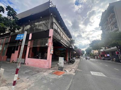 Townhouse 200 m² · 1 bed · Đường Lê Văn Quới
