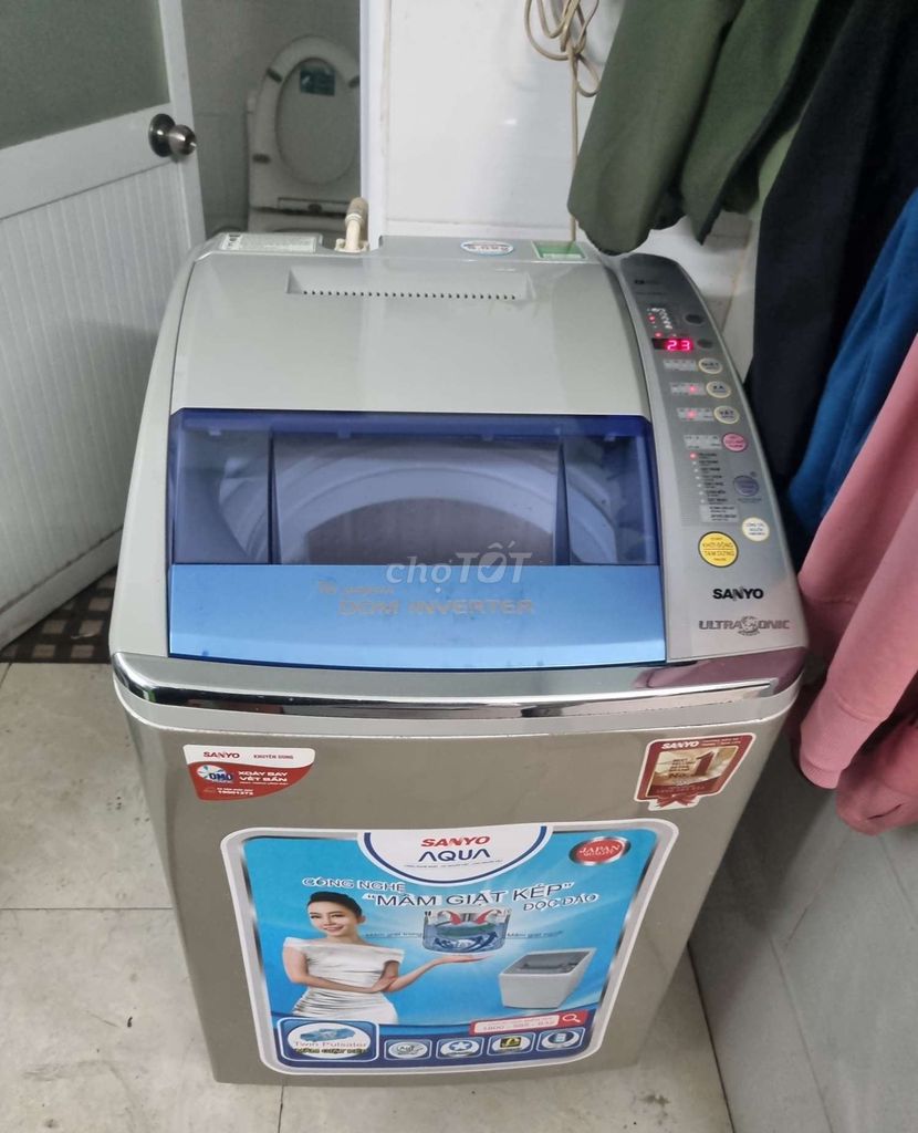 Thanh lý máy giặt Sanyo inverter 9kg chạy tốt