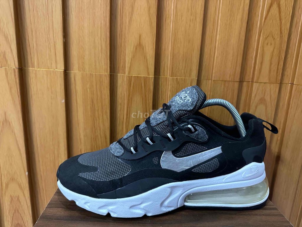 Giày Nike size 42, chính hãng mới keng zin 97%