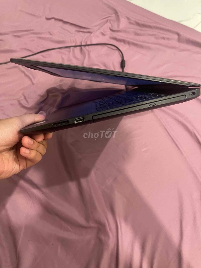 Cần bán laptop Dell