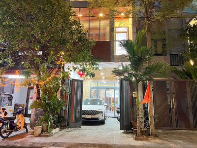 Аренда · 3 комн. · 110 м² · Quận Cẩm Lệ, ул. Đường Cách Mạng Tháng Tám