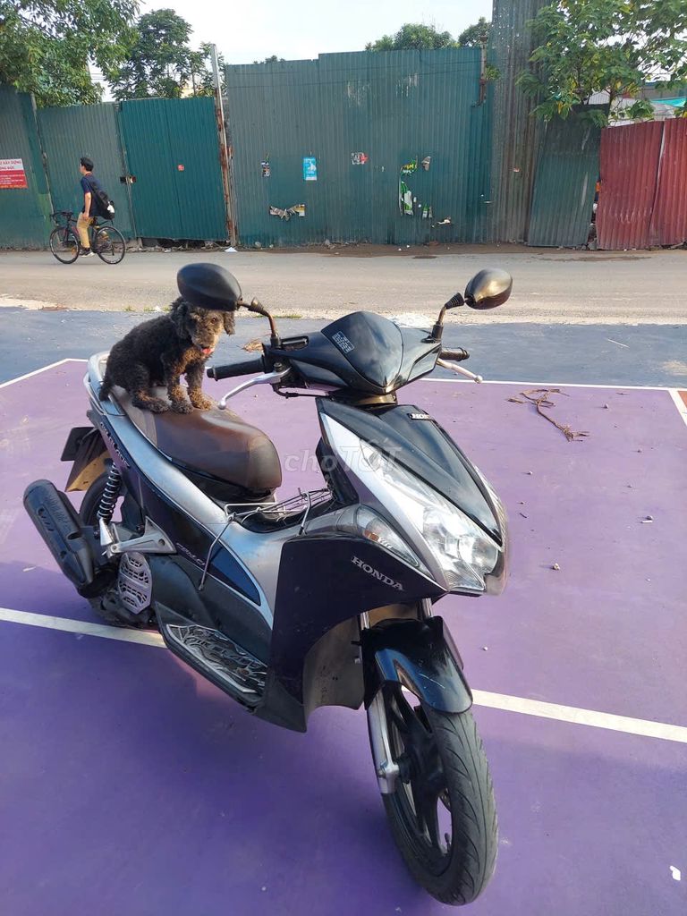 Bán xe Honda Airblade mầu đen chính chủ còn tốt. Mua bán Xe máy tại Quận Hai Bà Trưng Hà Nội được đăng bởi Xúy hình 7