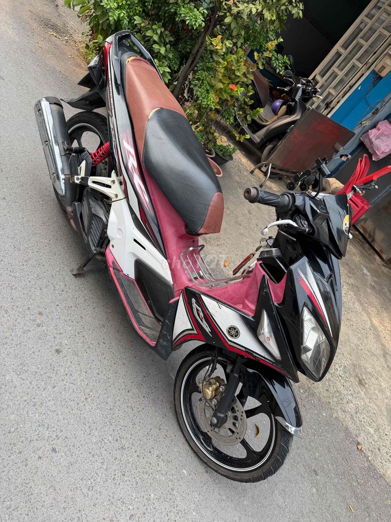 Yamaha Novo 4 2011 Đen Đỏ Trắng. Mua bán Xe máy tại Huyện Hóc Môn Tp Hồ Chí Minh được đăng bởi Hoàng Anh Tuấn hình 1