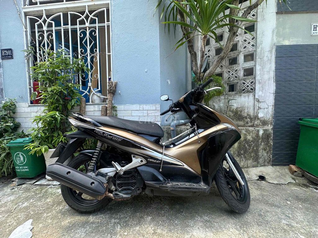 Смесь черного медно-золотого сплава Honda Air Blade 2012