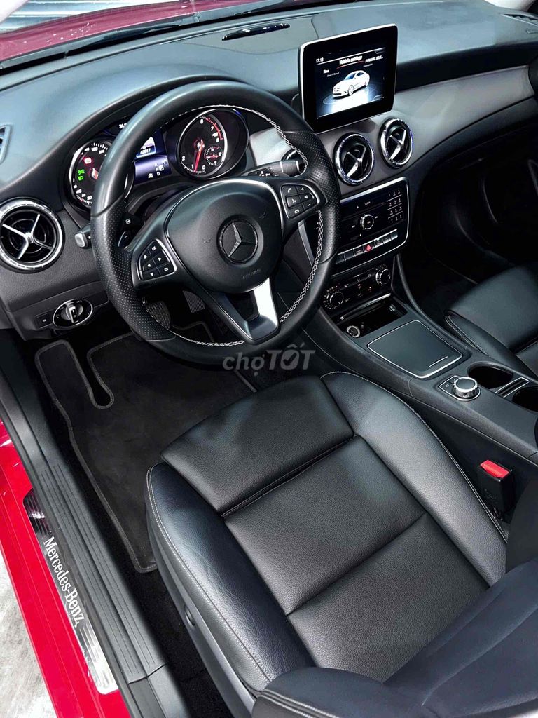 Mercedes Benz CLA Class 2018 CLA 200 - 42000 km. Mua bán Ô tô tại Quận 7 Tp Hồ Chí Minh được đăng bởi Lê Văn Út hình 20
