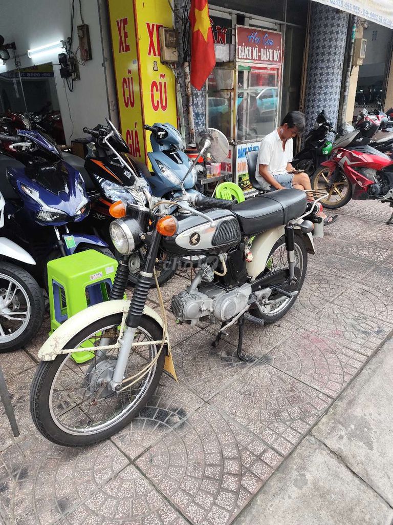 Xe đẹp ngay chủ kì giấy cần bán. Mua bán Xe máy tại Quận Phú Nhuận Tp Hồ Chí Minh được đăng bởi Hiếu Nguyễn hình 1