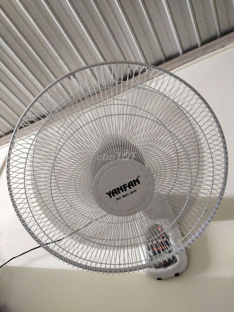YANFAN Quạt treo tường Trắng Kim loại, Nhựa. Mua bán Quạt tại Thành phố Biên Hòa Đồng Nai được đăng bởi nguyen hung hình 1