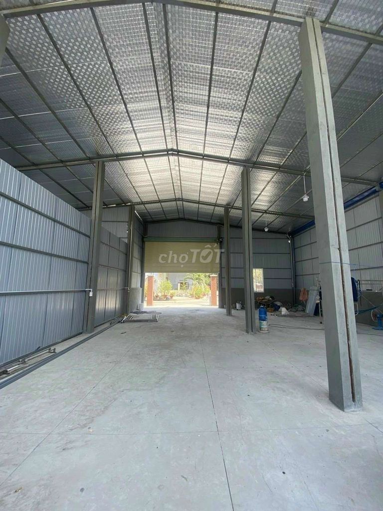 Bán kho, xưởng mới xây P. Linh Đông, Thủ Đức.DT:15x20,300m2,kho mới