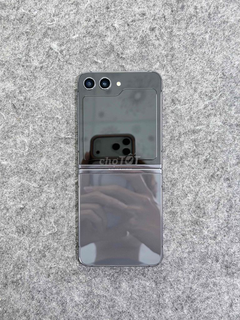 Samsung Z Flip 5 8/512GB Xám 99%. Mua bán Điện thoại tại Quận Ninh Kiều Cần Thơ được đăng bởi Nguyên Mobile 65 hình 1