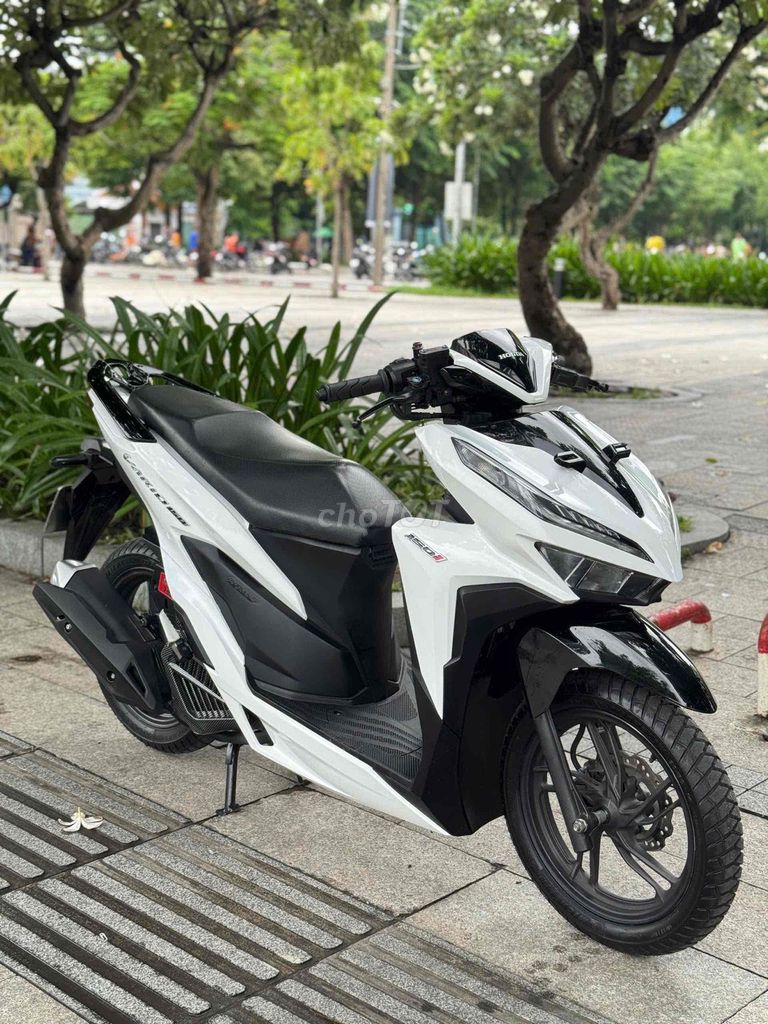 Honda Vario 150 2022 Белый черный Индонезия ПТС