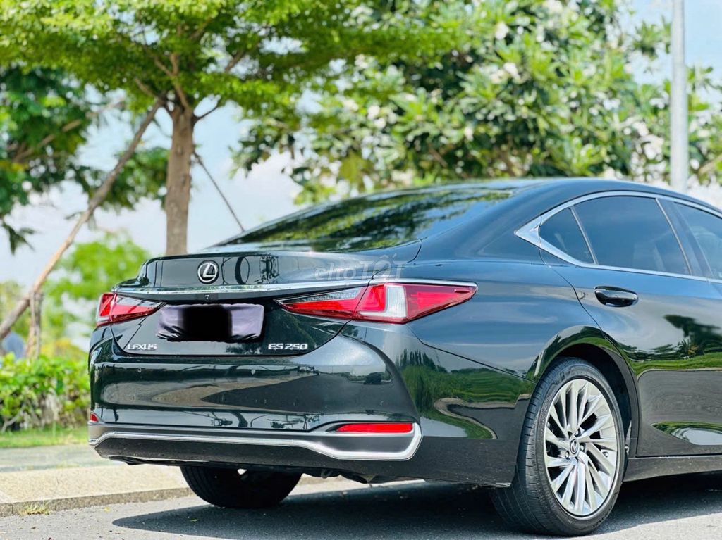 Lexus ES 2022 250 - 25000 km. Mua bán Ô tô tại Thành phố Thủ Đức Tp Hồ Chí Minh được đăng bởi Chẩn Auto Toàn Trung hình 6