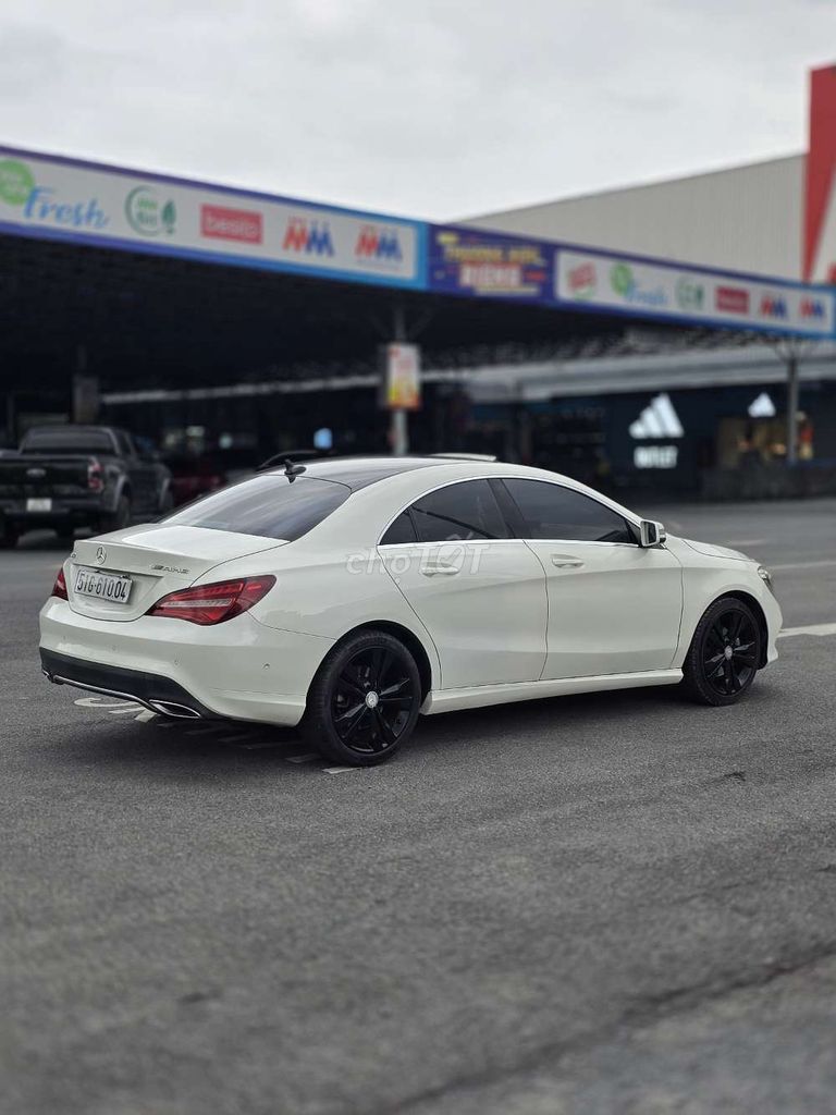 Mercedes-Benz CLA200 2017 Trắng 65000 km. Mua bán Ô tô tại Quận 6 Tp Hồ Chí Minh được đăng bởi Nguyen hình 3