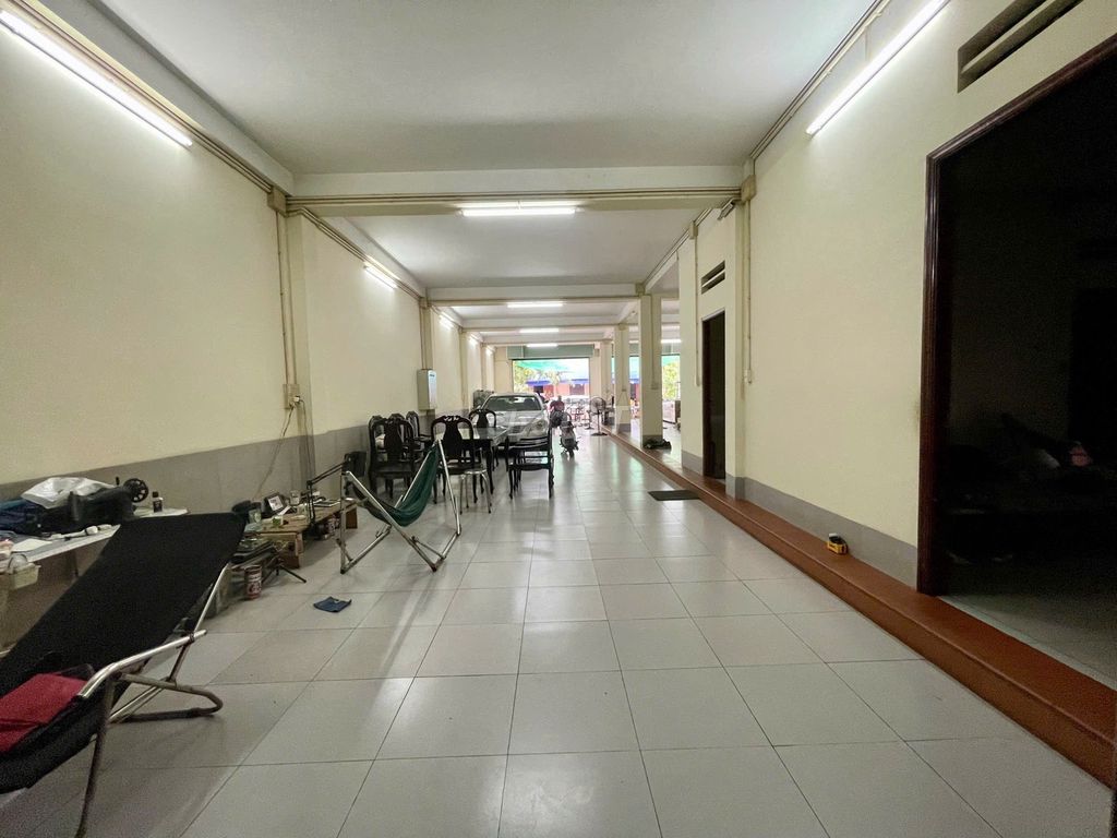 TÒA NHÀ 4 TẦNG - GẦN 800M2 - NGAY KHU HÀNH CHÍNH DĨ AN -  QUẢNG TRƯỜNG